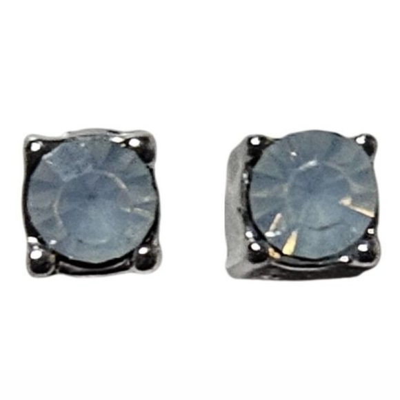 Elegant Cubic Zirconia Round Silver Tone Stud Earrings Classic Minimalist - Picture 1 of 4